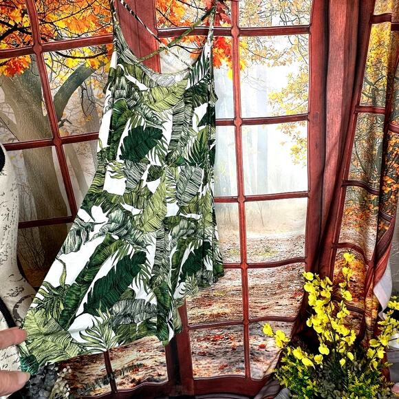 H&M Shorts One Piece Divided Palm Leaf Print Romper - size L - Picture 13 of 15